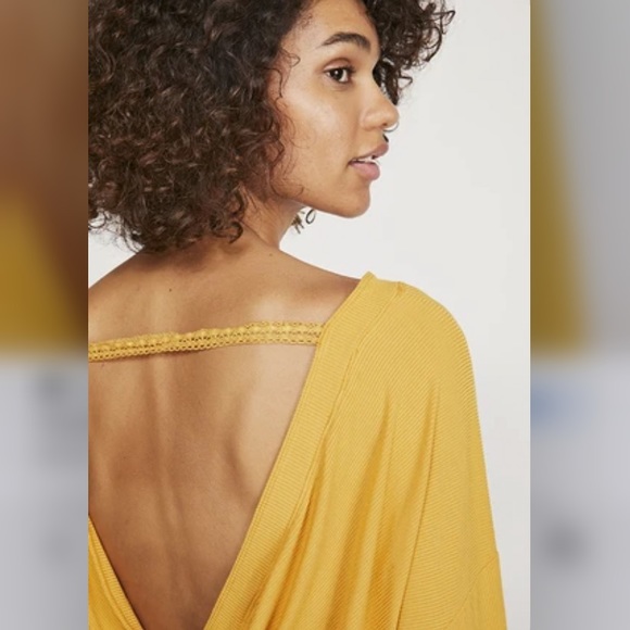 🥂HP🍾 FREE PEOPLE shimmy shake knot open back yellow long sleeve top L like new - Picture 4 of 10
